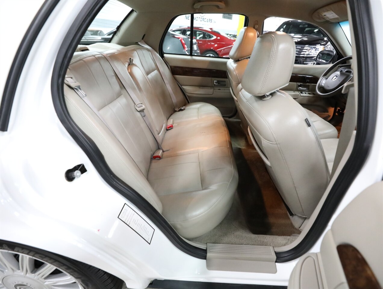 2010 Mercury Grand Marquis LS - Photo 22 - Addison, IL 60101