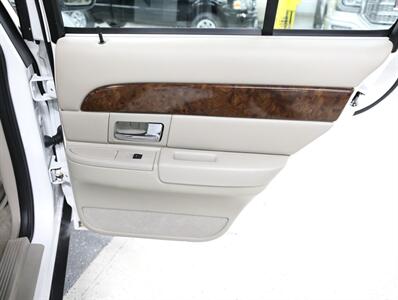 2010 Mercury Grand Marquis LS - Photo 20 - Addison, IL 60101