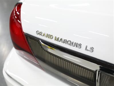 2010 Mercury Grand Marquis LS - Photo 12 - Addison, IL 60101