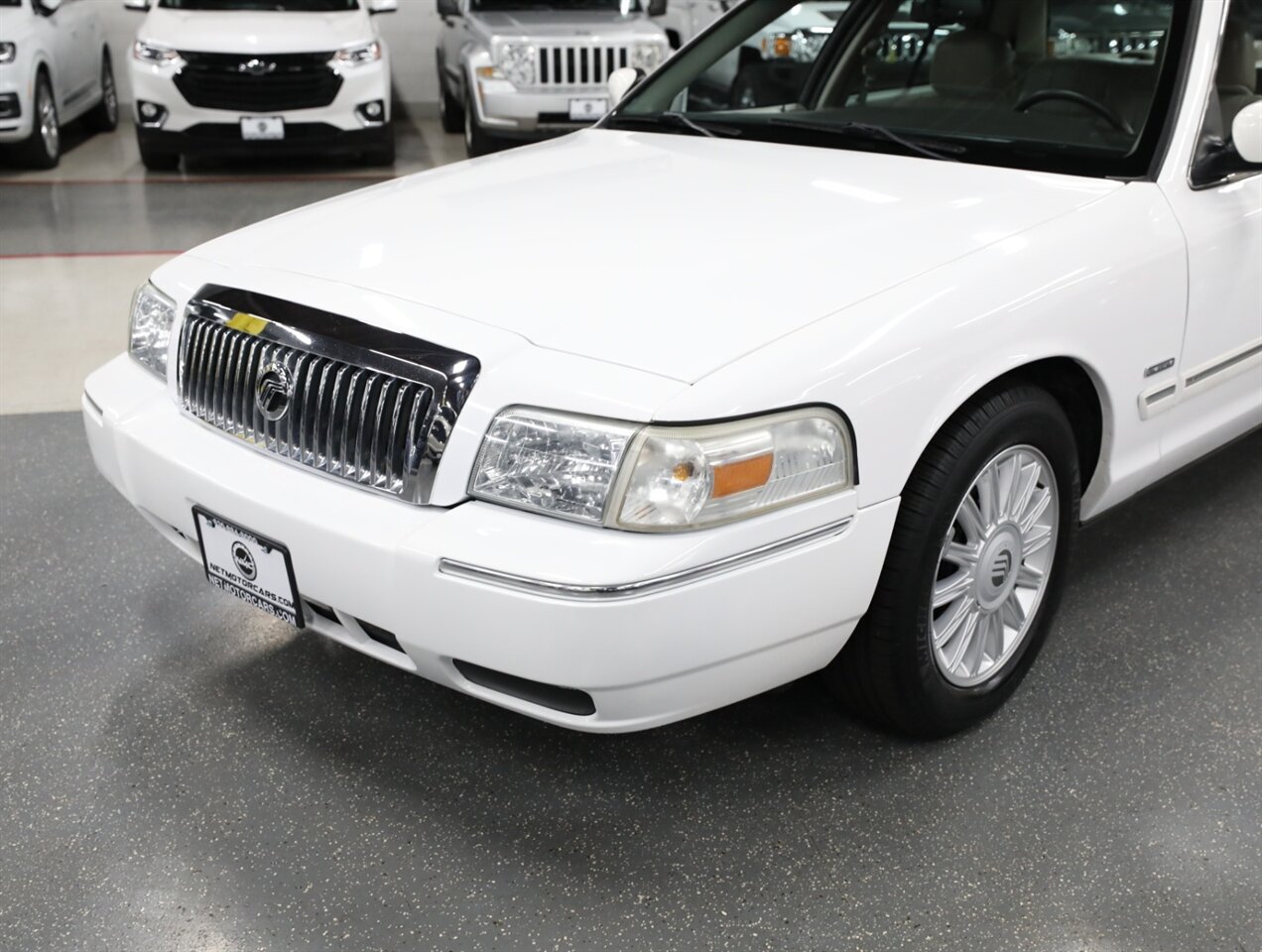 2010 Mercury Grand Marquis LS - Photo 3 - Addison, IL 60101