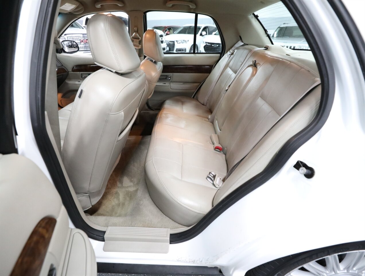 2010 Mercury Grand Marquis LS - Photo 26 - Addison, IL 60101