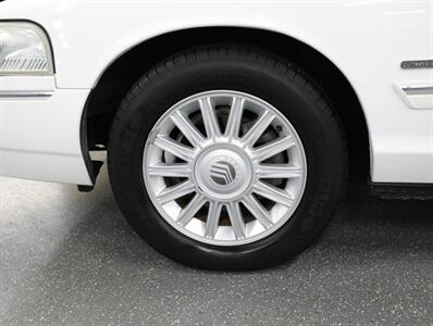 2010 Mercury Grand Marquis LS - Photo 37 - Addison, IL 60101