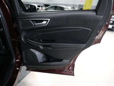 2017 Ford Edge Titanium AWD   - Photo 19 - Addison, IL 60101