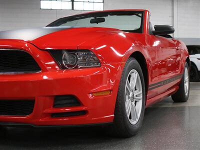 2014 Ford Mustang V6   - Photo 5 - Addison, IL 60101