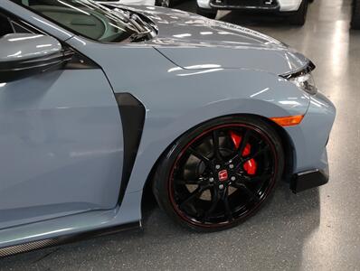 2019 Honda Civic Type R Touring   - Photo 9 - Addison, IL 60101