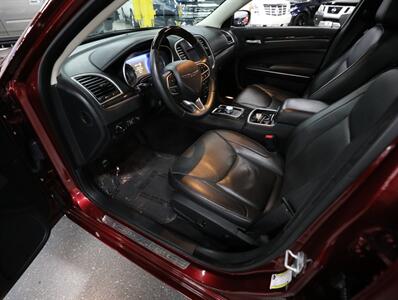 2018 Chrysler 300 Limited AWD   - Photo 30 - Addison, IL 60101