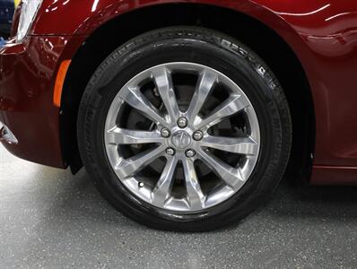 2018 Chrysler 300 Limited AWD   - Photo 45 - Addison, IL 60101
