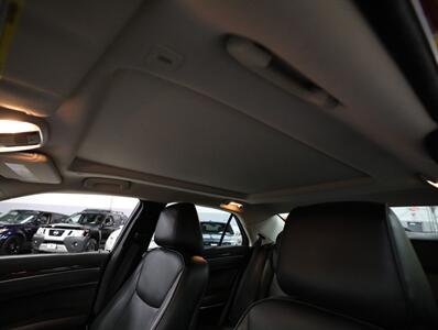 2018 Chrysler 300 Limited AWD   - Photo 33 - Addison, IL 60101