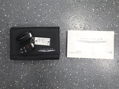 2018 Chrysler 300 Limited AWD   - Photo 50 - Addison, IL 60101