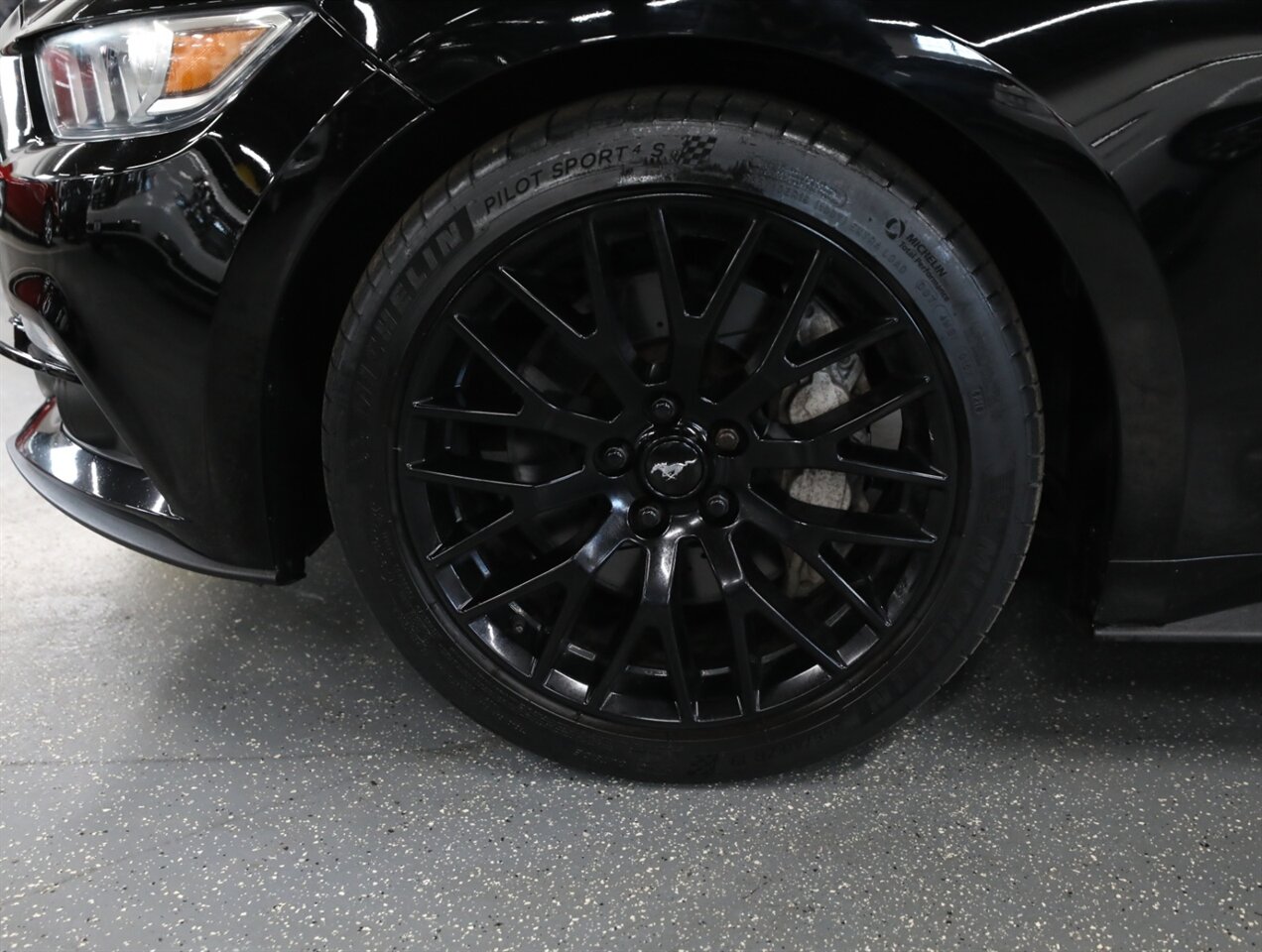 2015 Ford Mustang GT Premium Convertible - Photo 43 - Addison, IL 60101