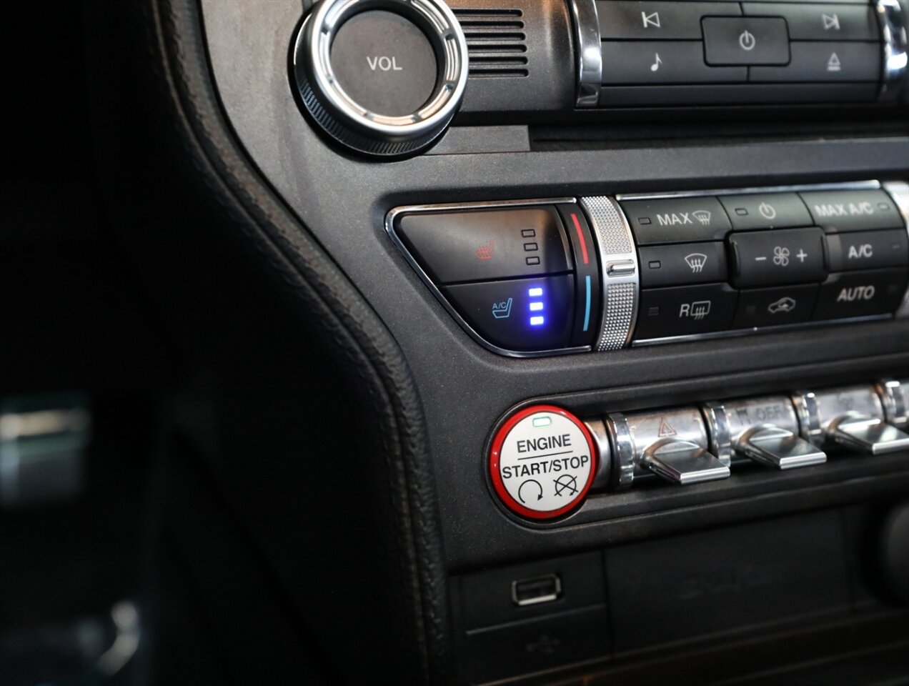 2015 Ford Mustang GT Premium Convertible - Photo 29 - Addison, IL 60101