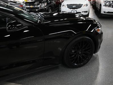 2015 Ford Mustang GT Premium Convertible - Photo 8 - Addison, IL 60101