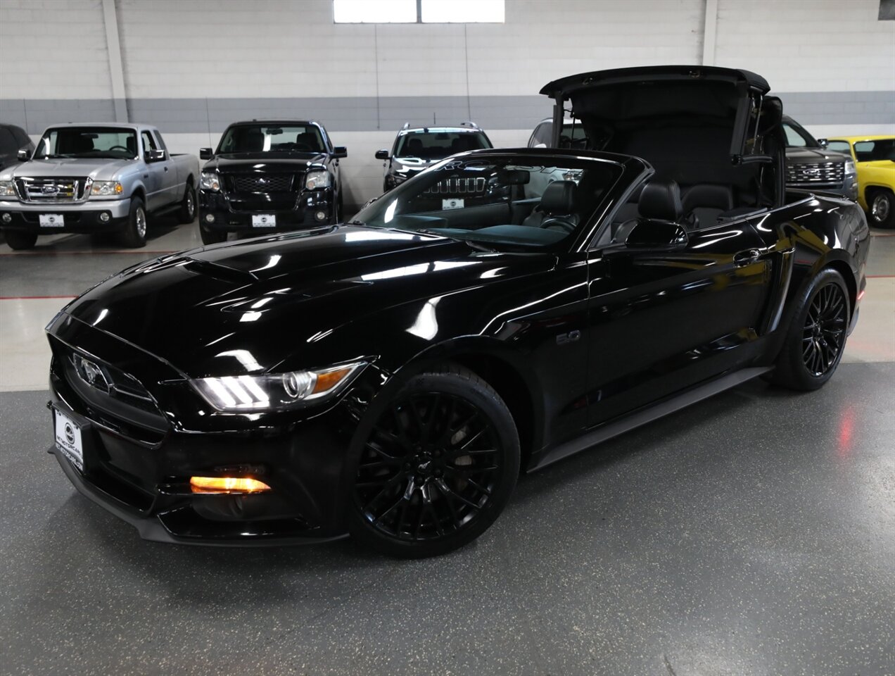 2015 Ford Mustang GT Premium Convertible - Photo 40 - Addison, IL 60101