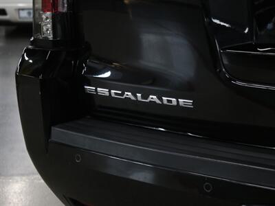 2016 Cadillac Escalade ESV Premium Collection 4WD   - Photo 14 - Addison, IL 60101