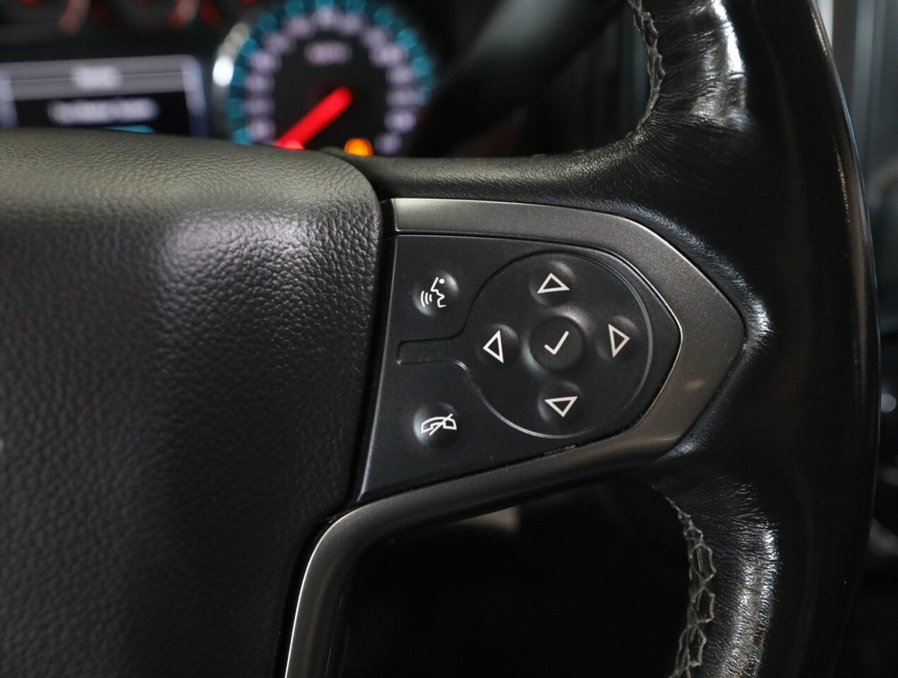 2018 Chevrolet Silverado 1500 LTZ Z71 - Photo 39 - Addison, IL 60101