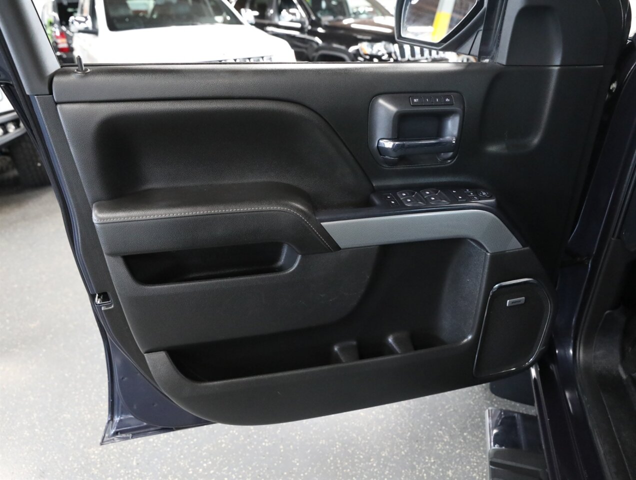 2018 Chevrolet Silverado 1500 LTZ Z71 - Photo 30 - Addison, IL 60101