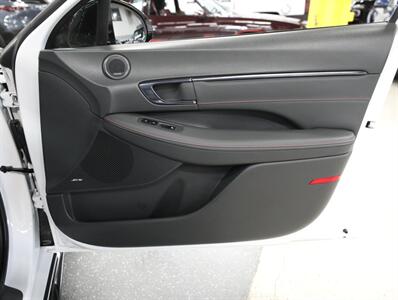 2022 Hyundai SONATA N Line   - Photo 15 - Addison, IL 60101