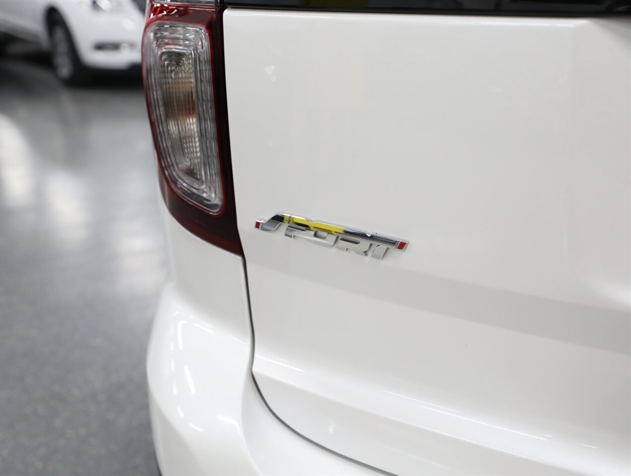 2015 Ford Explorer Sport - Photo 12 - Addison, IL 60101