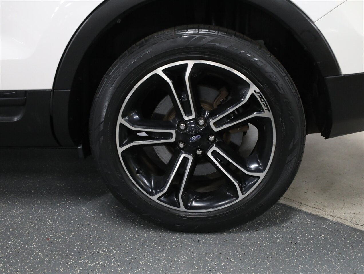 2015 Ford Explorer Sport - Photo 44 - Addison, IL 60101