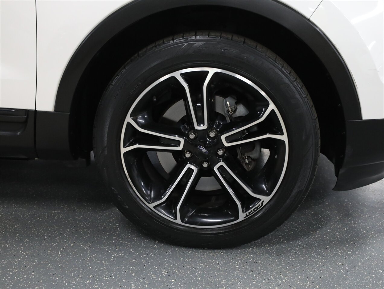 2015 Ford Explorer Sport - Photo 46 - Addison, IL 60101