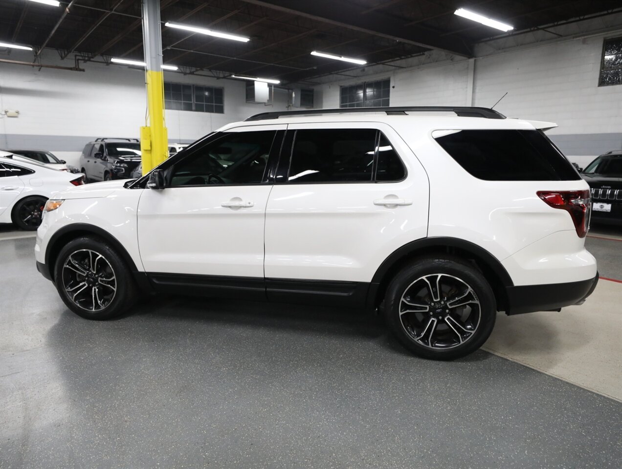 2015 Ford Explorer Sport - Photo 16 - Addison, IL 60101