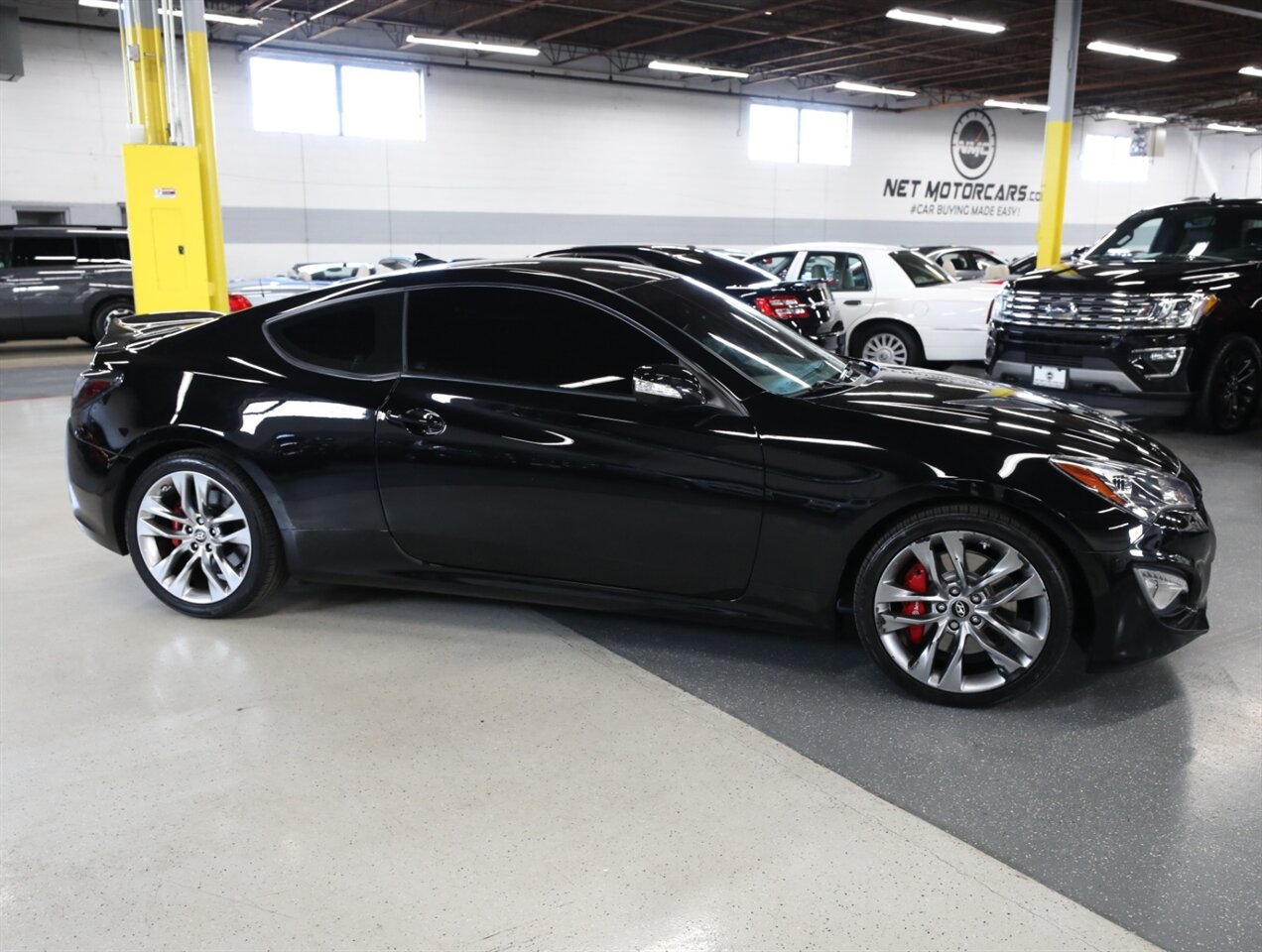 2016 Hyundai Genesis 3.8 R-Spec - Photo 8 - Addison, IL 60101