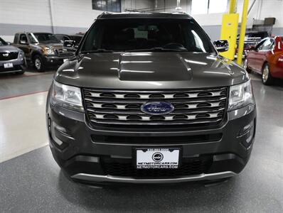 2017 Ford Explorer XLT AWD   - Photo 6 - Addison, IL 60101