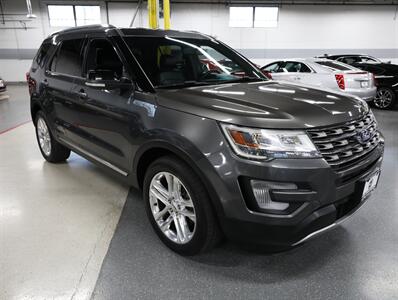 2017 Ford Explorer XLT AWD   - Photo 7 - Addison, IL 60101