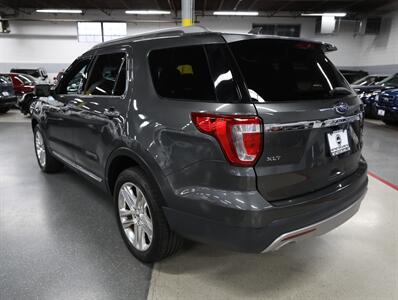 2017 Ford Explorer XLT AWD   - Photo 14 - Addison, IL 60101