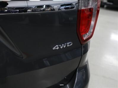 2017 Ford Explorer XLT AWD   - Photo 11 - Addison, IL 60101