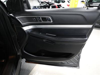 2017 Ford Explorer XLT AWD   - Photo 17 - Addison, IL 60101
