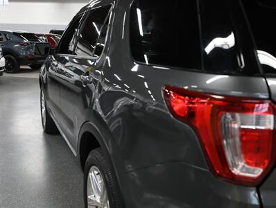 2017 Ford Explorer XLT AWD   - Photo 15 - Addison, IL 60101