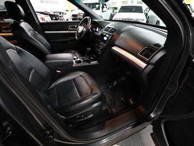 2017 Ford Explorer XLT AWD   - Photo 18 - Addison, IL 60101