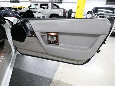 1992 Chevrolet Corvette - Photo 21 - Addison, IL 60101
