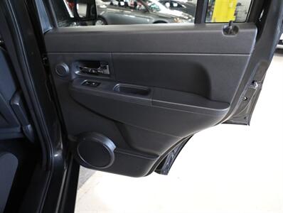 2011 Jeep Liberty Sport Jet 4X4   - Photo 19 - Addison, IL 60101