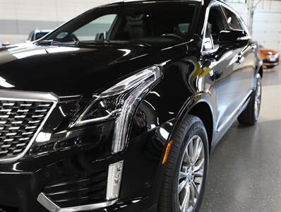 2022 Cadillac XT5 Premium Luxury AWD   - Photo 5 - Addison, IL 60101