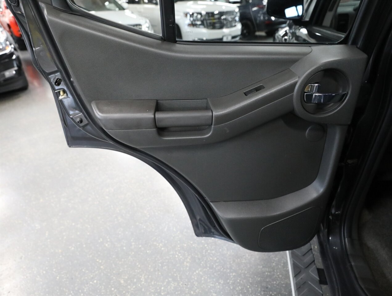 2015 Nissan Xterra PRO-4X - Photo 23 - Addison, IL 60101