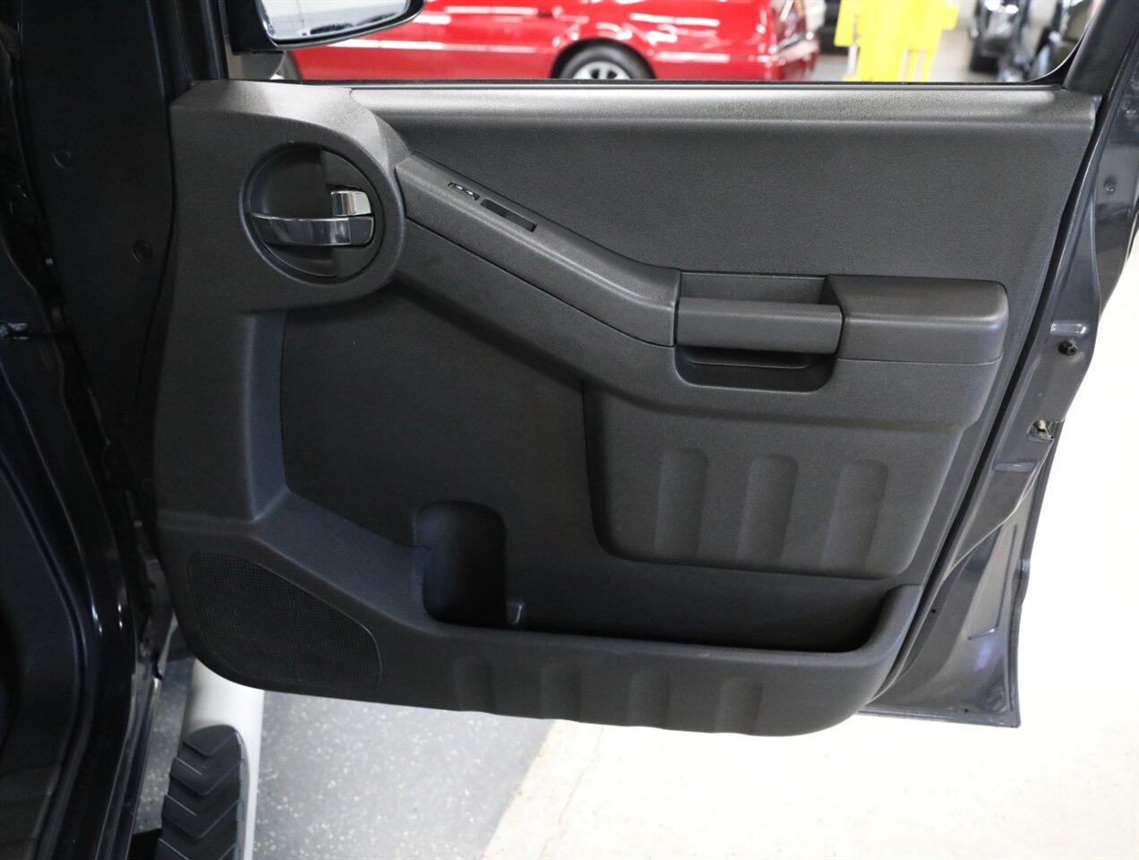 2015 Nissan Xterra PRO-4X - Photo 16 - Addison, IL 60101