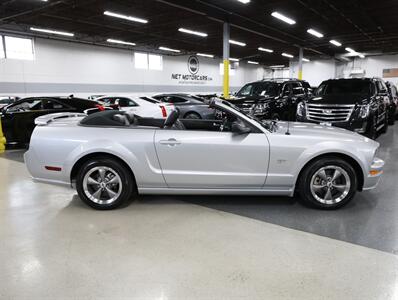 2005 Ford Mustang GT Premium   - Photo 11 - Addison, IL 60101