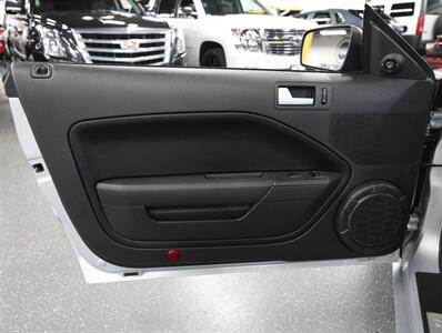 2005 Ford Mustang GT Premium   - Photo 29 - Addison, IL 60101