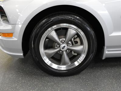 2005 Ford Mustang GT Premium   - Photo 47 - Addison, IL 60101