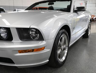 2005 Ford Mustang GT Premium   - Photo 5 - Addison, IL 60101