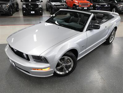 2005 Ford Mustang GT Premium   - Photo 2 - Addison, IL 60101