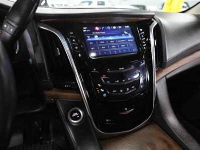 2018 Cadillac Escalade Premium Luxury   - Photo 39 - Addison, IL 60101