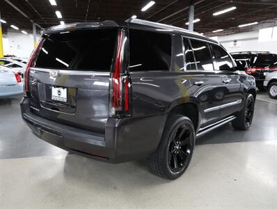 2018 Cadillac Escalade Premium Luxury   - Photo 9 - Addison, IL 60101