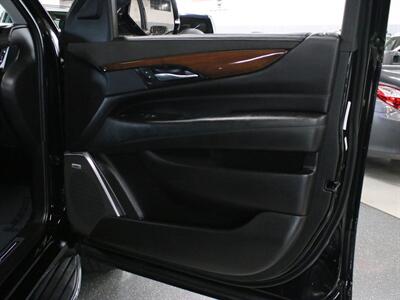 2019 Cadillac Escalade Luxury 4WD   - Photo 17 - Addison, IL 60101