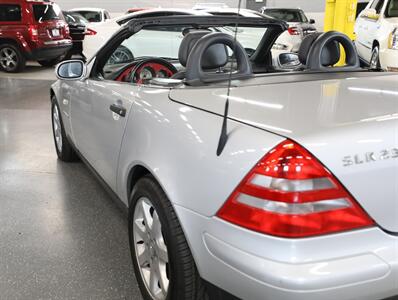 1999 Mercedes-Benz SLK 230   - Photo 15 - Addison, IL 60101