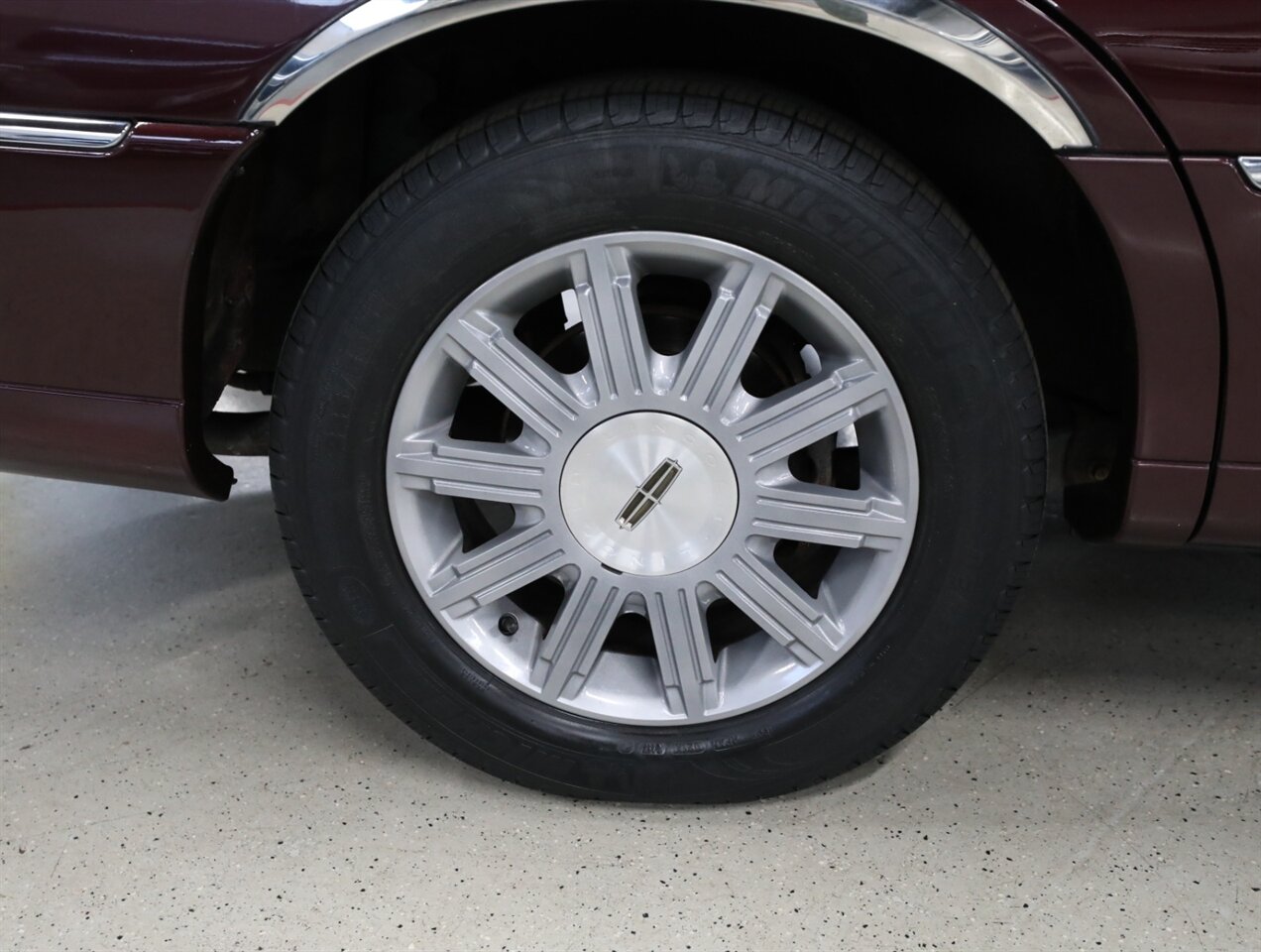 2008 Lincoln Town Car Signature Limited - Photo 39 - Addison, IL 60101