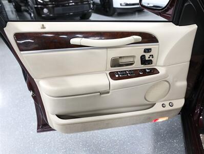 2008 Lincoln Town Car Signature Limited - Photo 25 - Addison, IL 60101