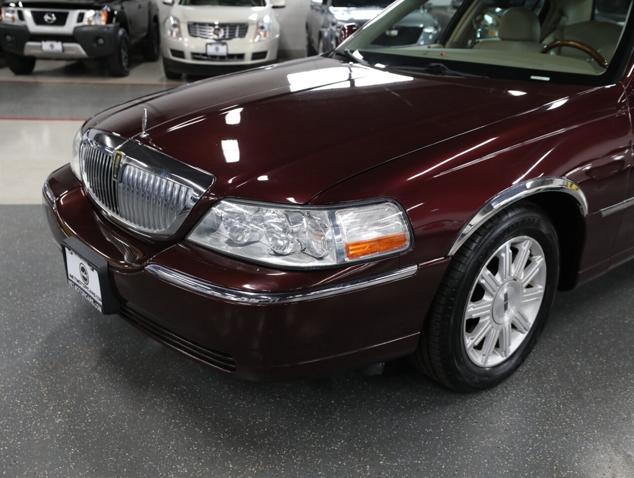 2008 Lincoln Town Car Signature Limited - Photo 3 - Addison, IL 60101